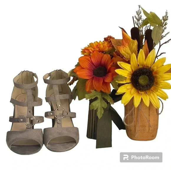 Liz Claiborne Nude Bahati Open‎ Toe Heeled Sandals | Size 9M - Picture 1 of 7